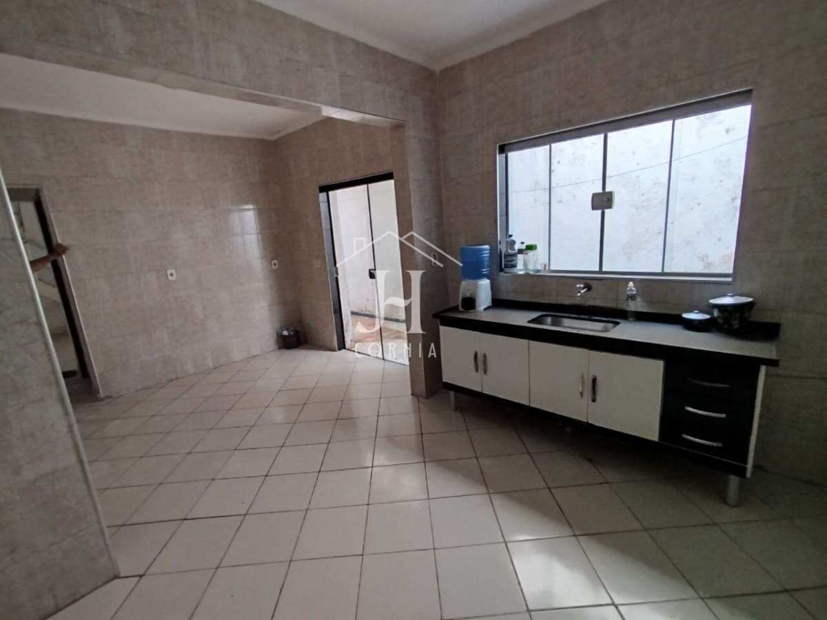  - Casa à venda em Limeira, Jardim Glória, com 5 quartos, 125m²